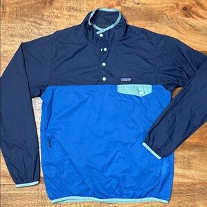 Patagonia Houdini Snap-T Pullover windbreaker in two tone blue colorblock